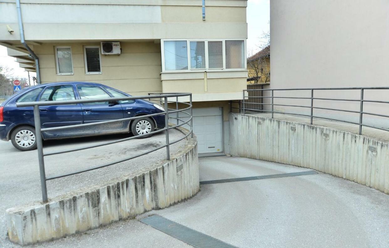 Centro Palace APARTMANI Čačak Exterior foto
